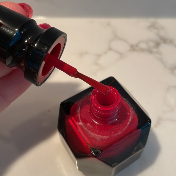 Lalaque Le Vernis
Nail colour - Rouge Louboutin - Picture 6 of 7